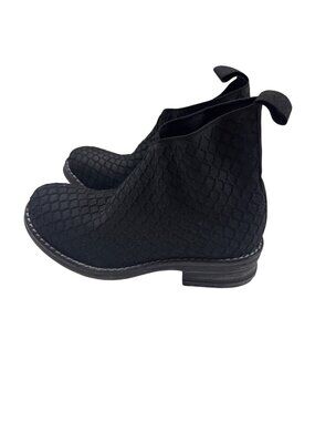 Charleston Shoe Co. Black Textured Ankle Boots sz 5 Stitched Waffle Detailing